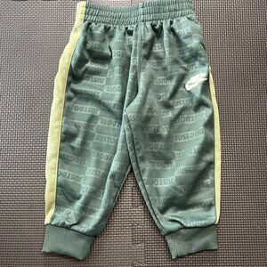 Nike Toddler Boys Just Do It Joggers 2T Green/Yellow